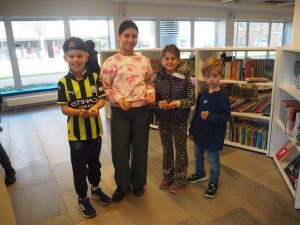 Nyhetsarkiv 8 Teo Feste Bajraktarevic (8). Aliha Bajraktarevic (10), Aya Bajraktarevic (7) og Emil Feste Bajraktarevic fant alle sammen fem egg hver.