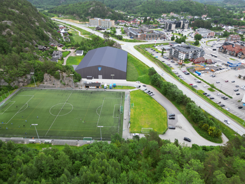 Klubbugnad skal bidra til sluttfinansiering av ny fotballhall 1 Slik vil det bli med ny fotballhall på Tangvall. Foto og Illustrasjon: Stav Arkitekter Sør