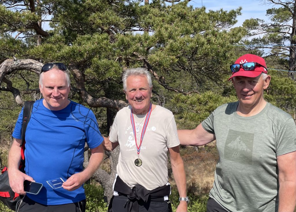 Frisbeegolf og konsert på Søgnes tak 1 De tre beste i frisbeeturnering: Fra venstre Kennet Fedog, Kai Eftestad og Knut Severinsen.