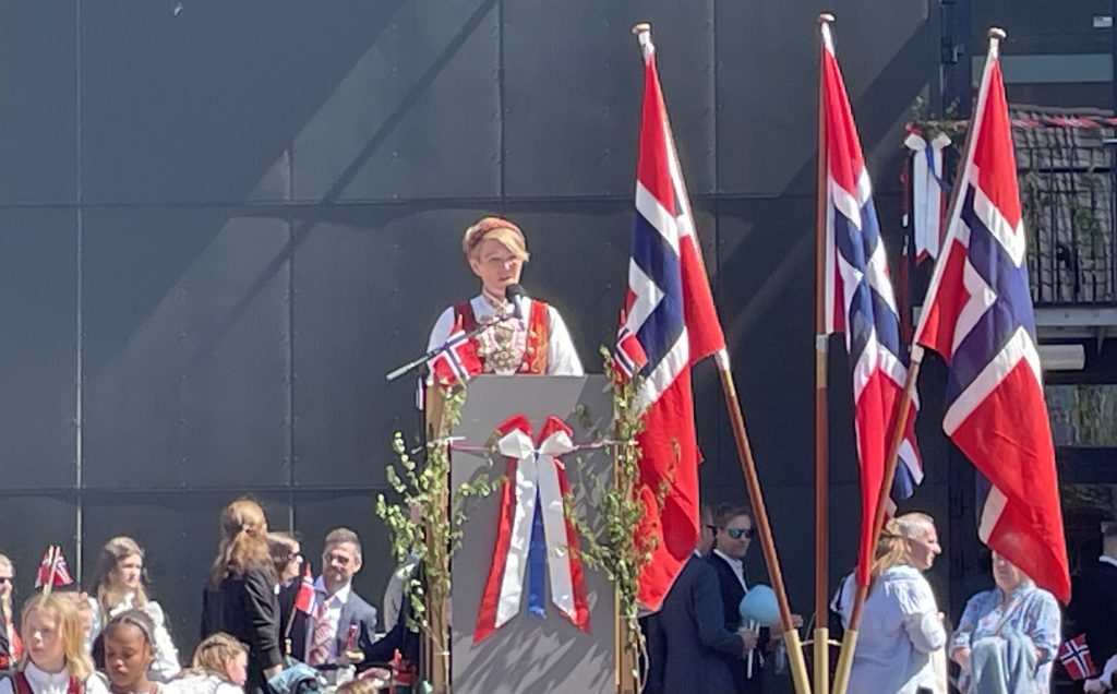 Fantastisk 17. mai feiring i Søgne 5 Hovedtaler Ingrid Trønnes Mæhre.