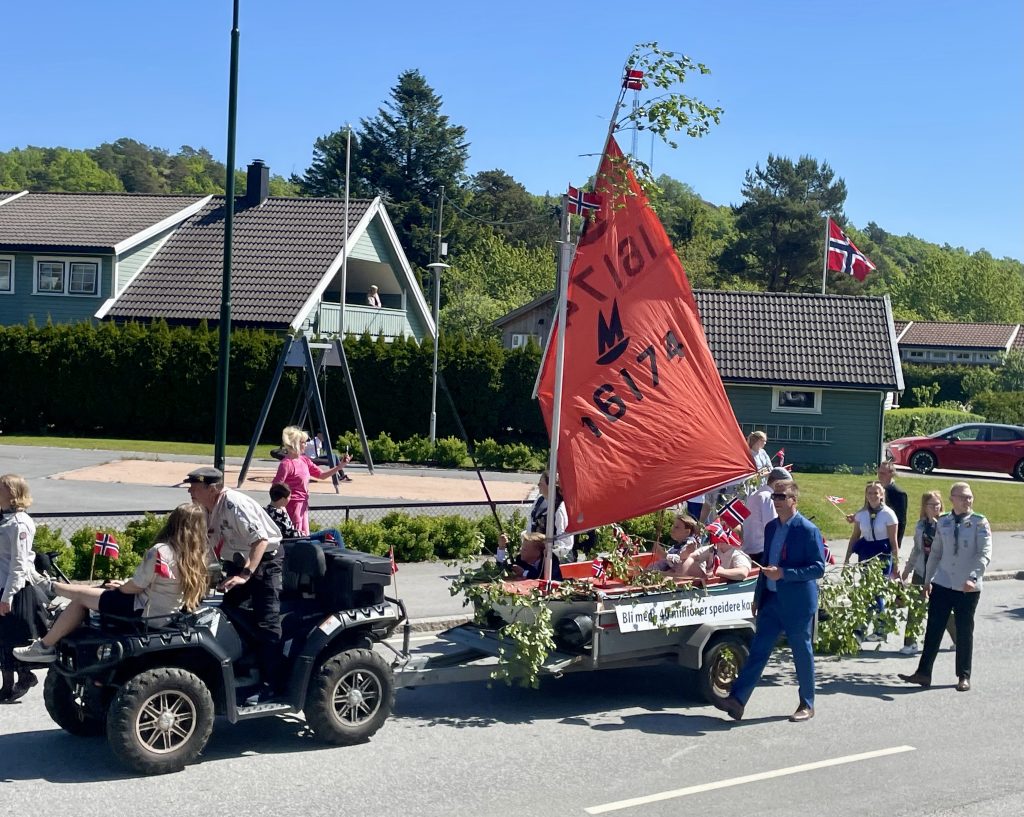 Fantastisk 17. mai feiring i Søgne 9 Speiderne er alltid på plass i folketoget.