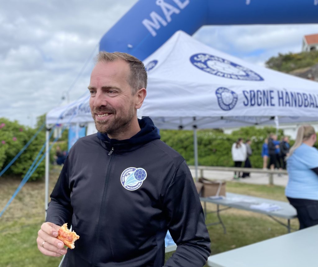 Kjempegøy med beach-håndball 2 Kenneth Berner Lohne fra arrangørklubben var fornøyd med gjennomføringen.