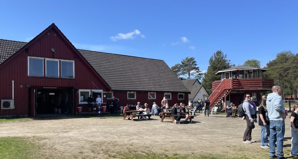 Hesteglede på Hortemo lørdag 10. mai 3 Det var folksomt på Hortemo travbane med 150- 200 besøkende på Hestens dag.