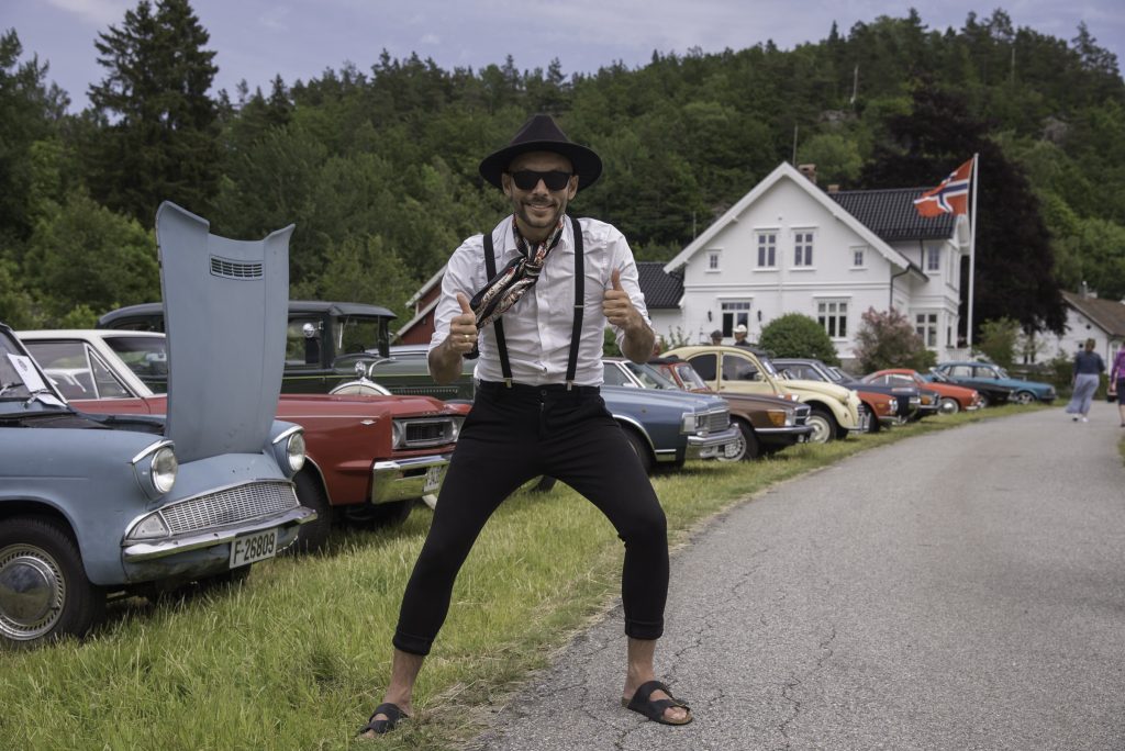 Jubileum: 40 år med trekkferjefestival på Holmen 1 Tommel opp: Ronny Myrene er ikke vond å be når det skal arrangeres fest – en ekte entusiast som har vært med på festivalen i 14 år. I år var han speaker.