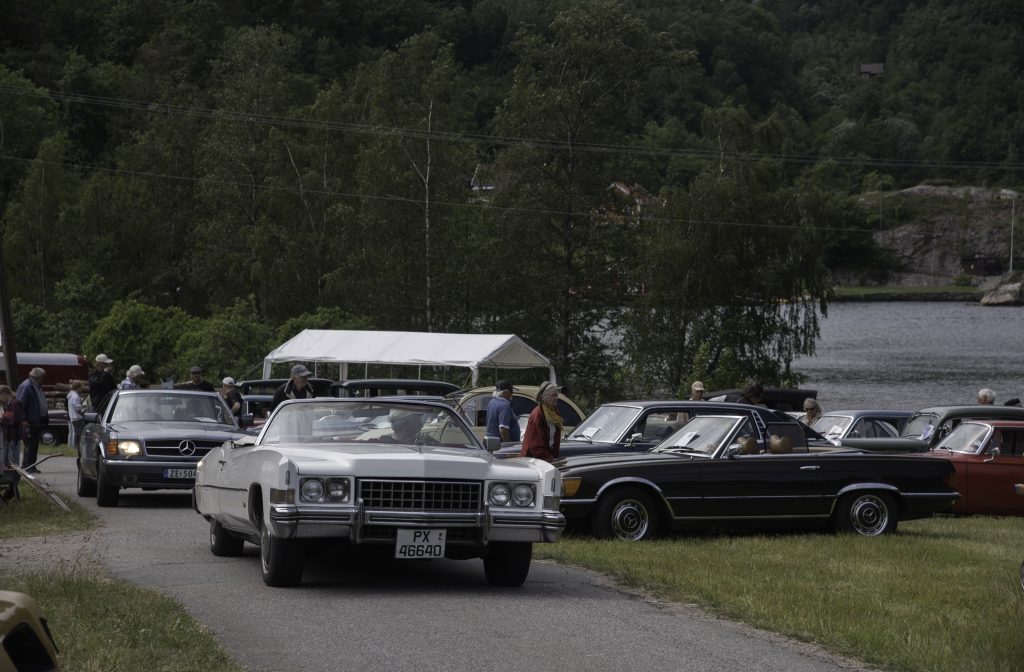 Jubileum: 40 år med trekkferjefestival på Holmen 8 Blanke i lakken: Mye lekkert når veteranbiler av fin gammel årgang samles på Holmen, pietetsfullt ivaretatt av sine stolte eiere. Eldste kjøretøy var en T-Ford fra 1926.