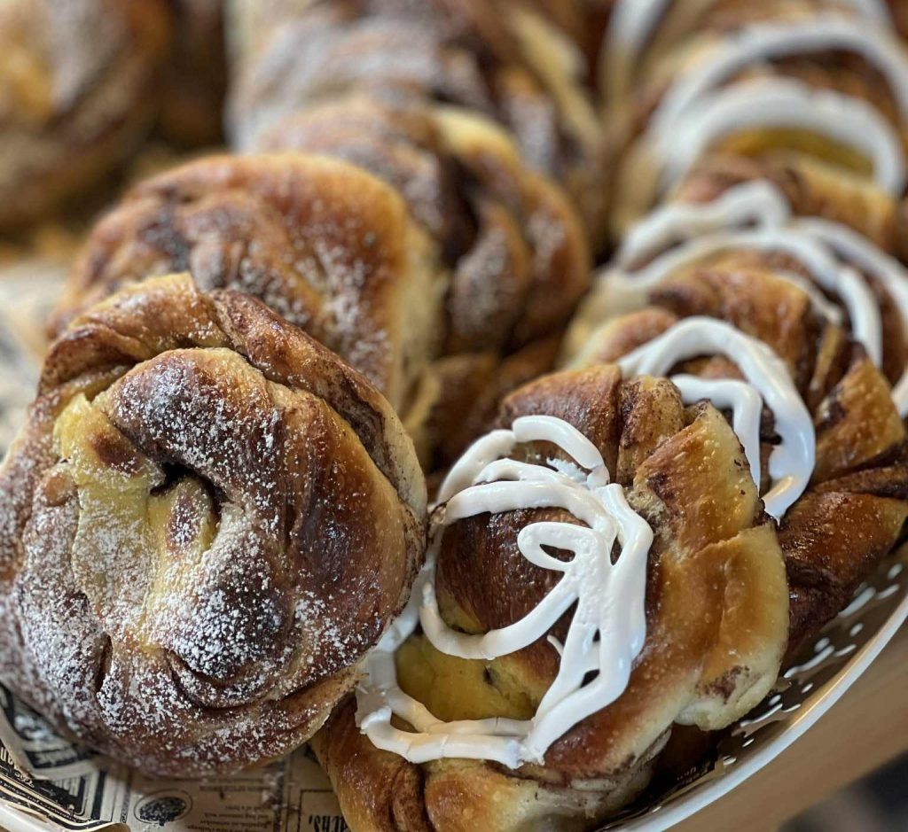 Tilbakeblikk på tidenes festival 7 I Finsland får artister hjemmebakst. Bakt av Elin Try.