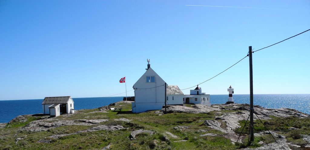 Den flotte perlen i Søgneskjærgården 2 Du kan overnatte på Songvår fyr, og få en magisk opplevelse, forteller Mia Berge.