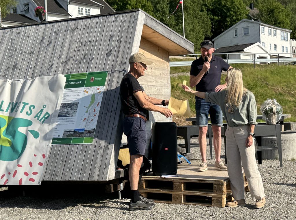Kilenparken ble offisielt åpnet torsdag kveld 7 Reidar Heivoll, Trond Stupstad og varaordfører stod for trekking av premier i forbindelse med 10 topp turer i Finsland.