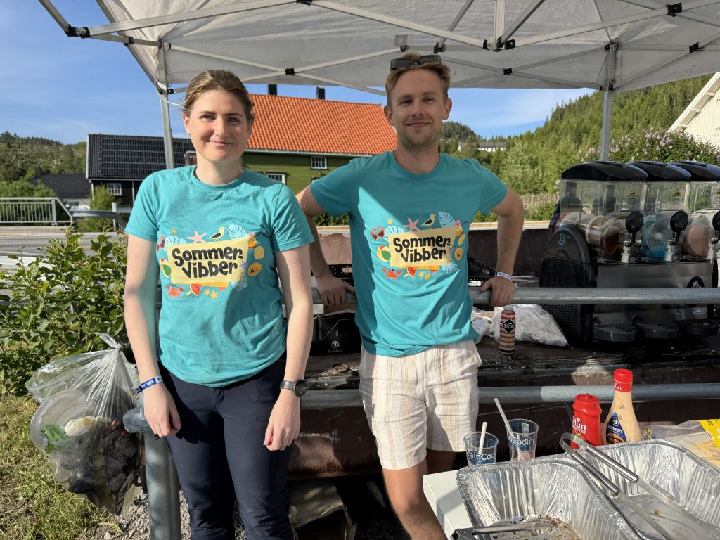 Kilenparken ble offisielt åpnet torsdag kveld 2 Vilde og Werner som driver Finsland Joker stilte opp med hamburgere og pølser og stod for grilling.