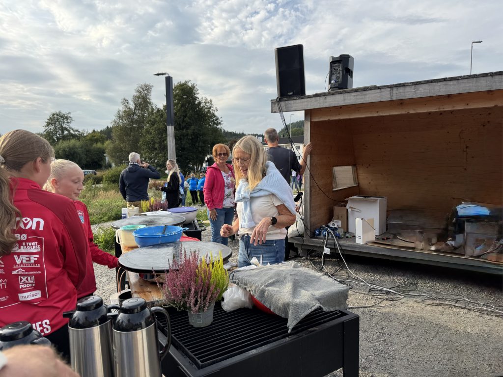 Populært besøk av verdens beste håndballkeeper 5 Gratis lapper til alle, her er det Gunhild Aabel som gjør klar smaksopplevelsen.