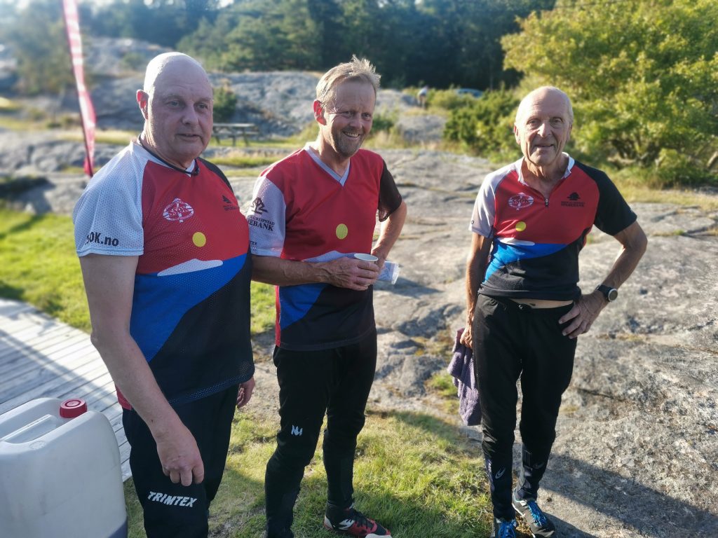 SSOK-veteranene fra venstre: Pål Andersen, Roy Birkeland og Reidar Heivoll var enige om at det var tungt og vanskelig, men gøy med O-løp i Helleviga.
