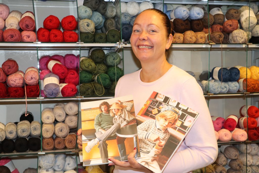 ELMA er Søgnes eneste butikk med garn! 7 Camilla Tolfsen, leder av ELMA manufaktur og trikotasje