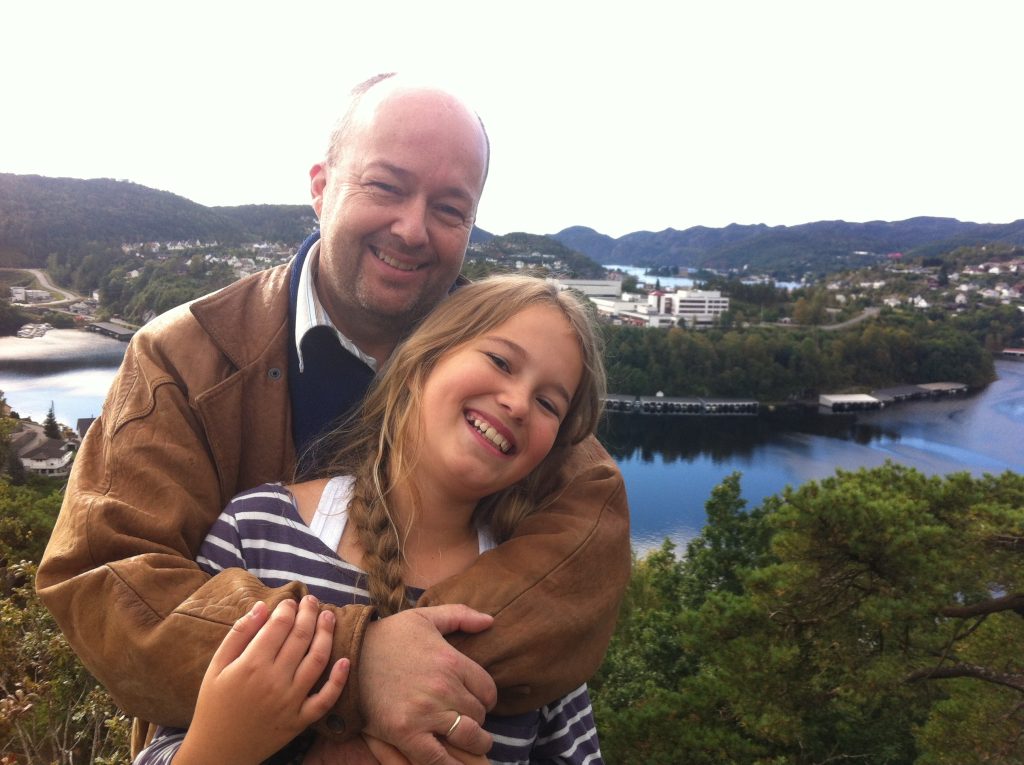 Har fått mot til å leve igjen 1 Jostein Sandsmark og datteren Sara.