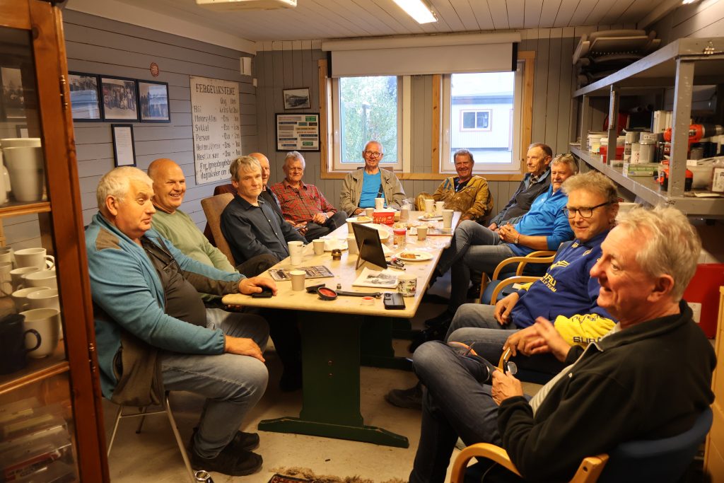 På hjul i Søgnes eldste brannbil! 15 Klubbrommet