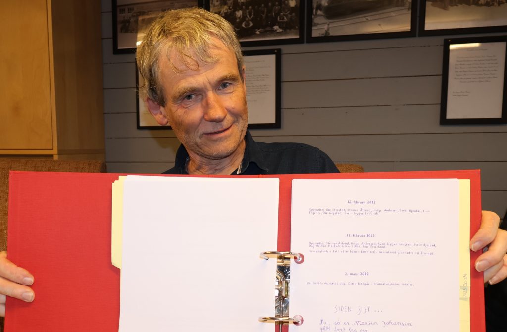 På hjul i Søgnes eldste brannbil! 17 Svein Bjordal