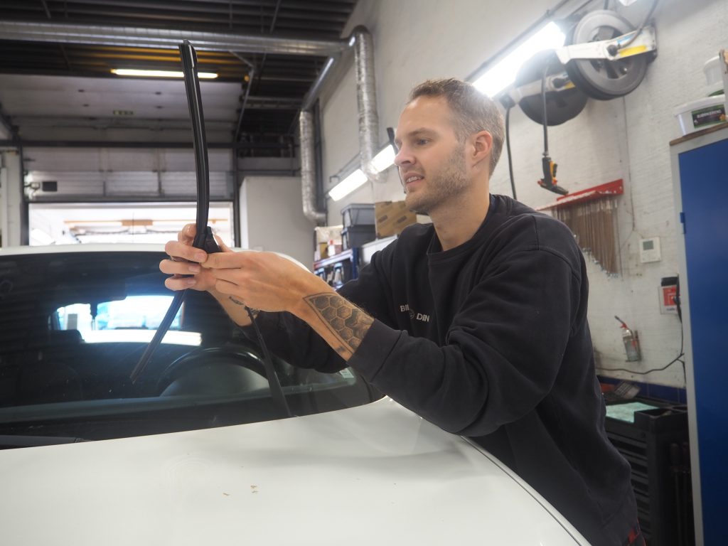 Erlend Halvorsen Hoem anbefaler gode vindusviskere vinterstid.