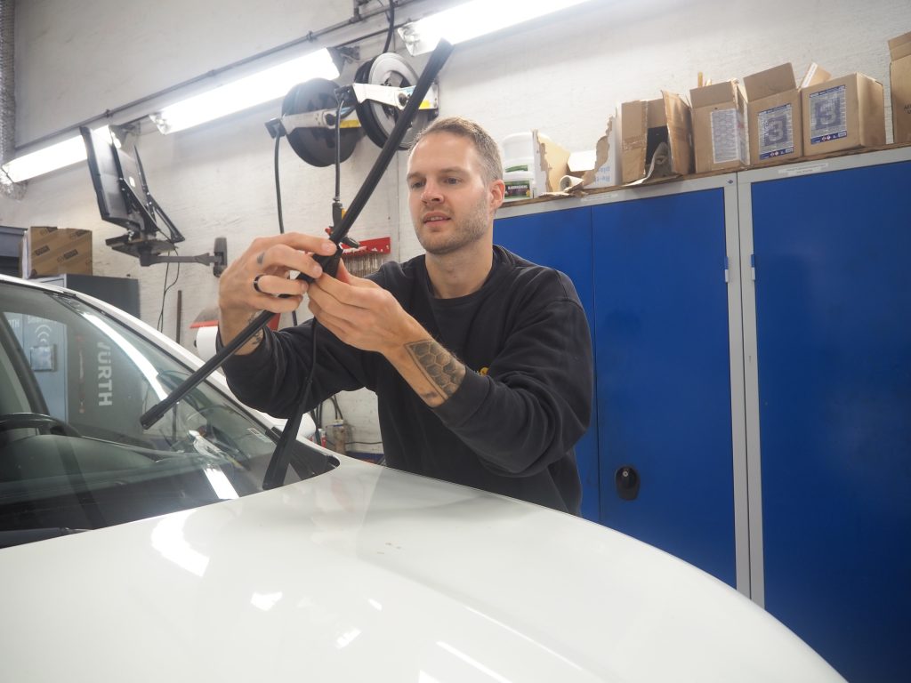 Erlend Halvorsen Hoem anbefaler gode vindusviskere vinterstid.