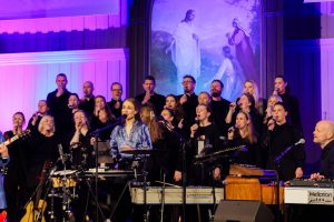 Garness og Kormix på påskekonserten 2024 i Søgne hovedkirke. Foto: Maria Lied Sundbø