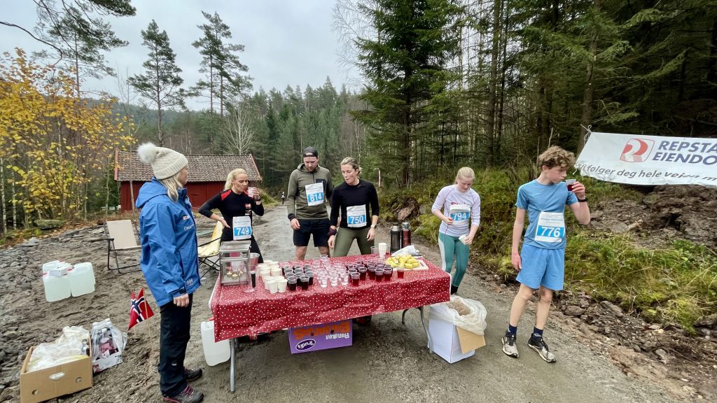 Nok et vellykket Morothon! 5 Godt utvalg på matstasjonen i Hellersdalen.
