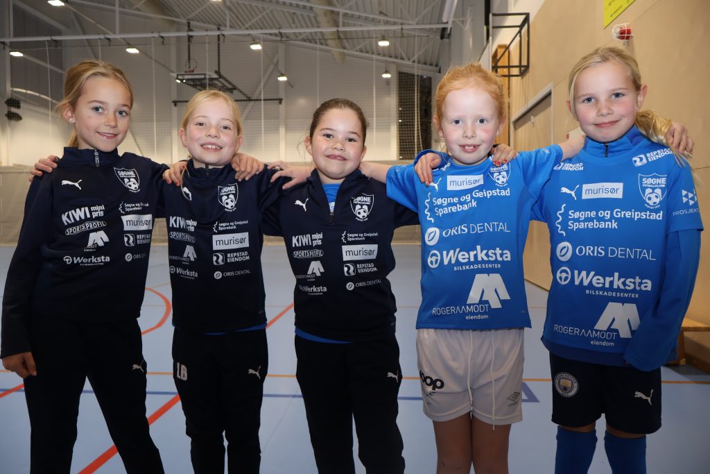  Jentene fra venstre Johanne, Linnea, Synne, Mie og Emilie.