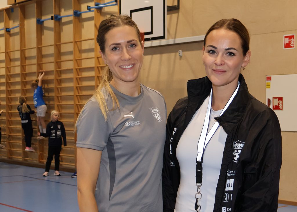  Trenerne Trine Netland Eide og Tine Severinsen.